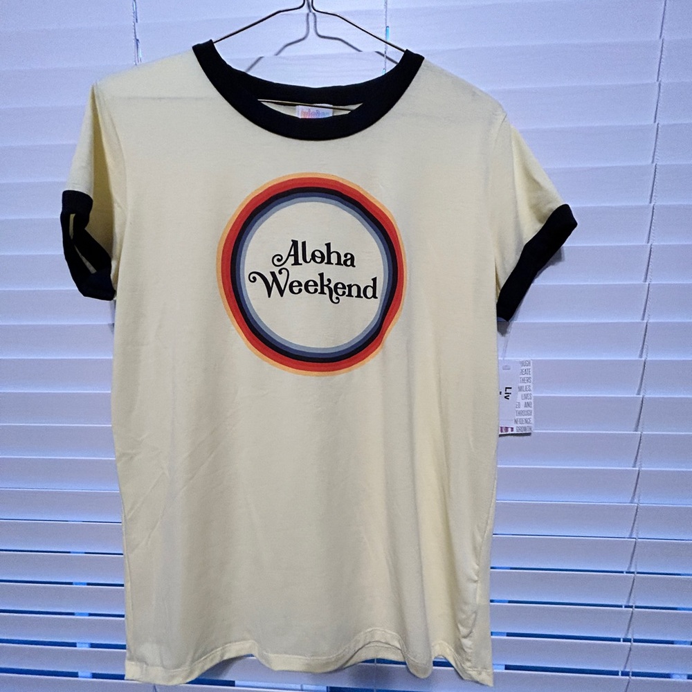 Lularoe Liv tee - new - M